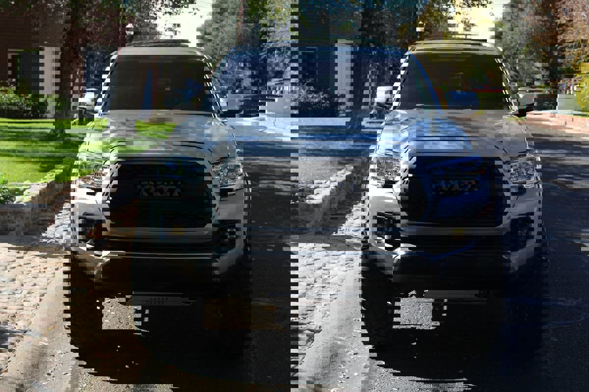 Used 2017 Toyota Tacoma TRD Off-Road image 35