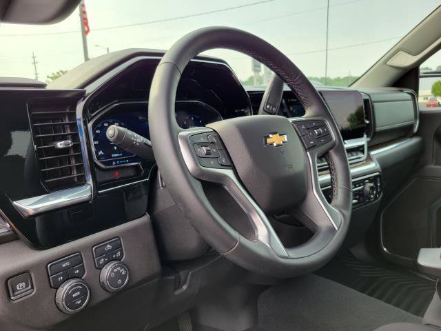 Used 2024 Chevrolet Silverado 1500 LT AWD/4WD image 10
