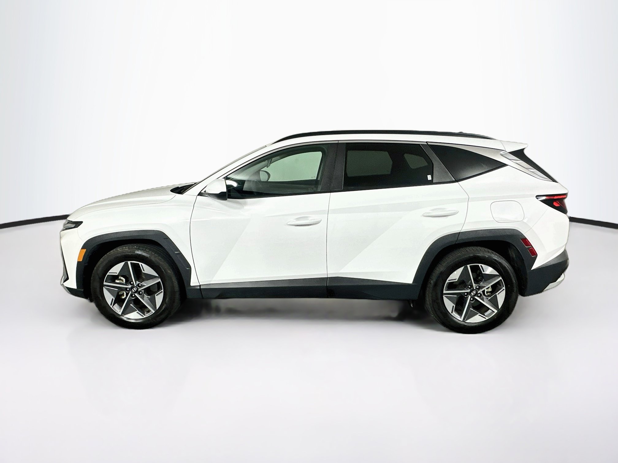 Used 2025 Hyundai Tucson SEL FWD image 4