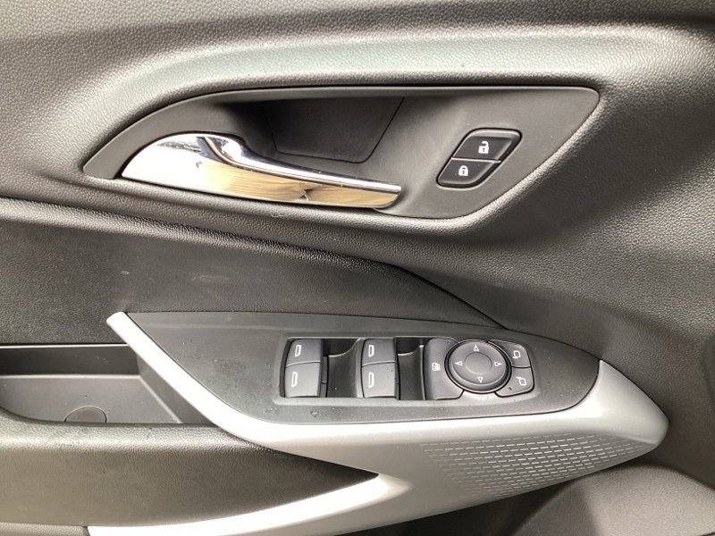 New 2026 Chevrolet Trax RS w/ Sunroof Package image 20