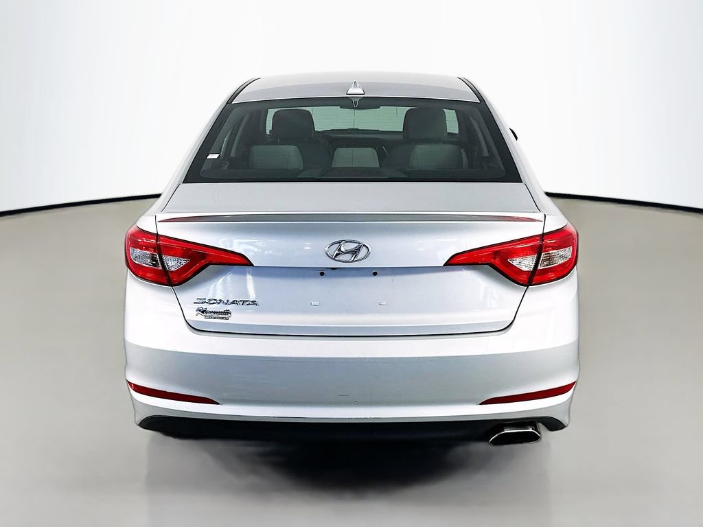 Used 2015 Hyundai Sonata SE w/ Option Group 09 FWD image 6