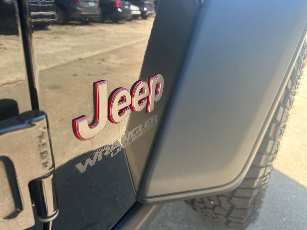 Used 2022 Jeep Wrangler Unlimited Rubicon AWD/4WD image 35