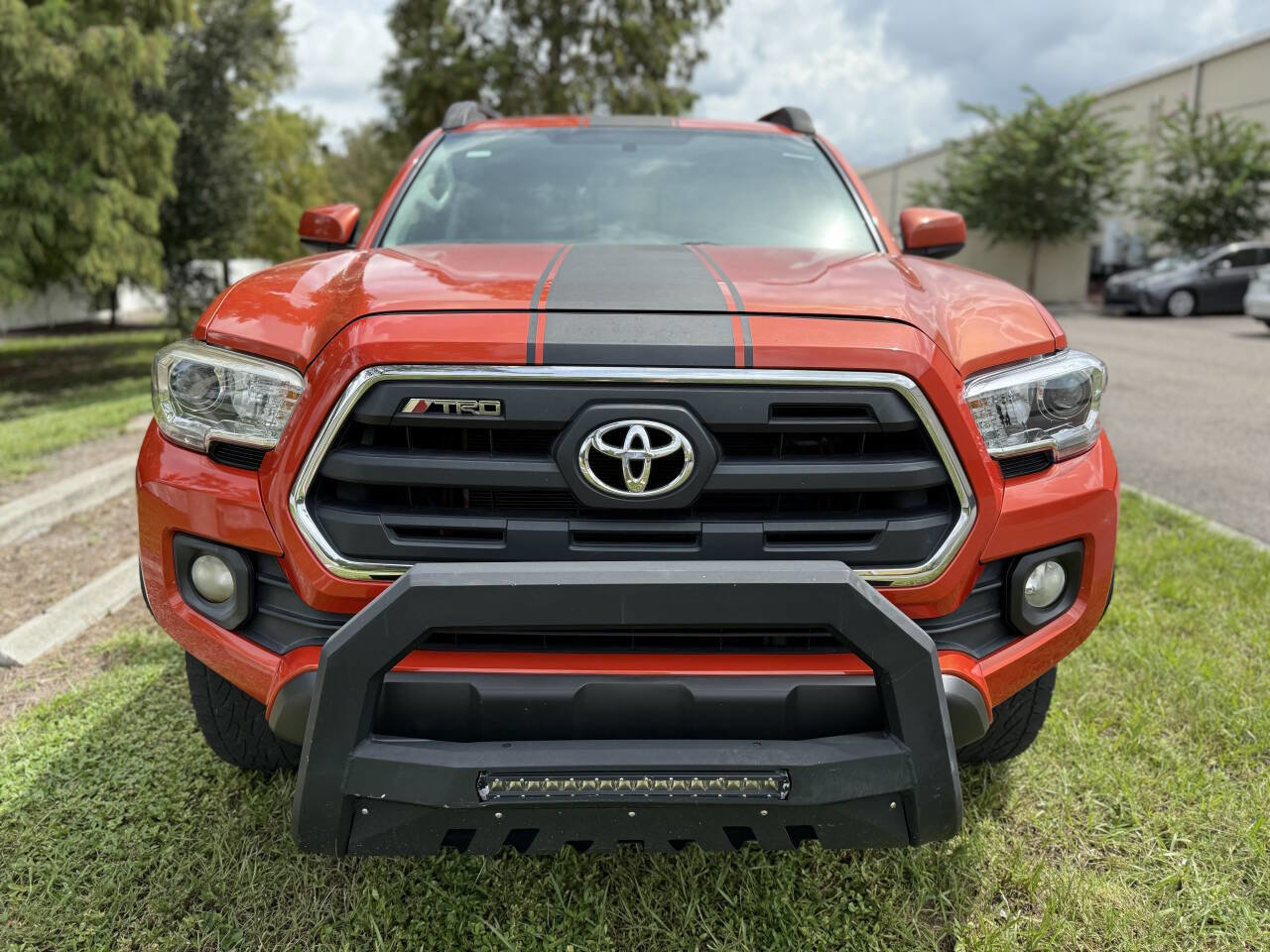 Used 2017 Toyota Tacoma SR5 image 10