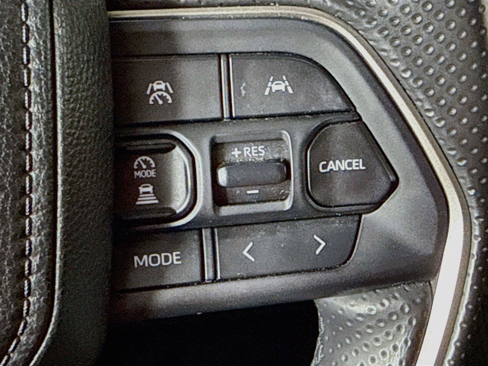 Used 2025 Toyota 4Runner SR5 AWD/4WD image 13