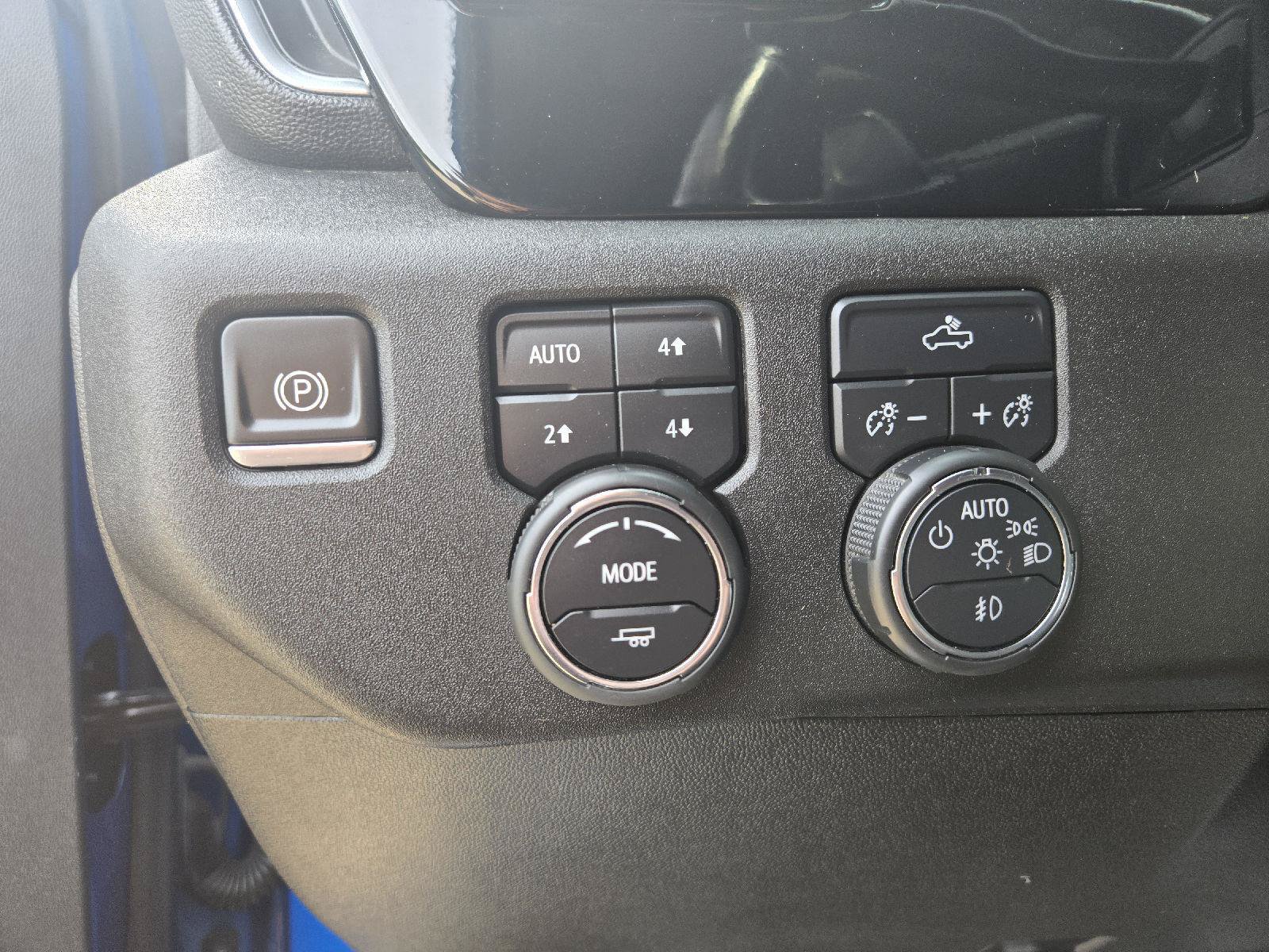 Used 2023 Chevrolet Silverado 1500 RST AWD/4WD image 15
