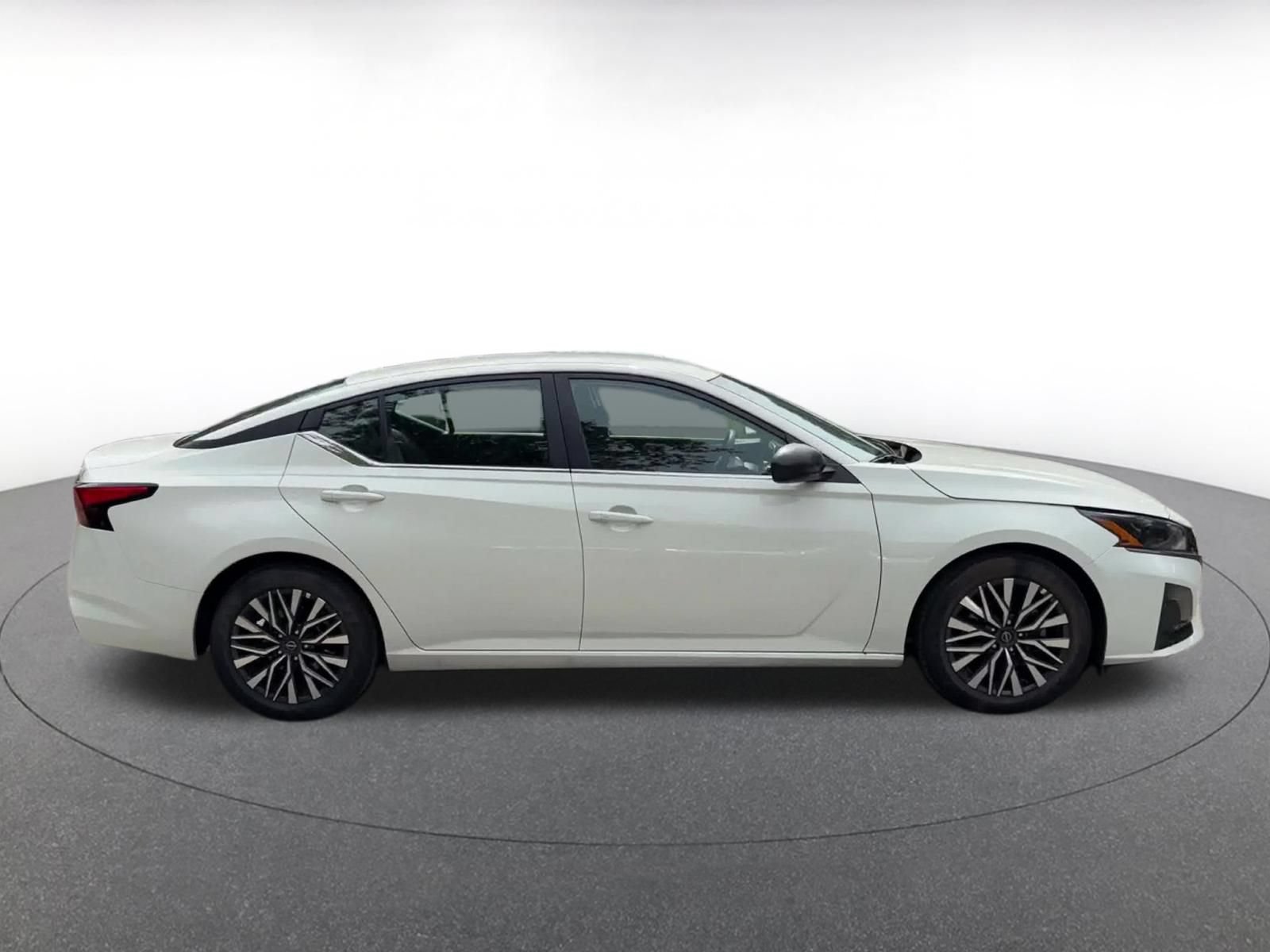 Used 2026 Nissan Altima 2.5 SV FWD image 15
