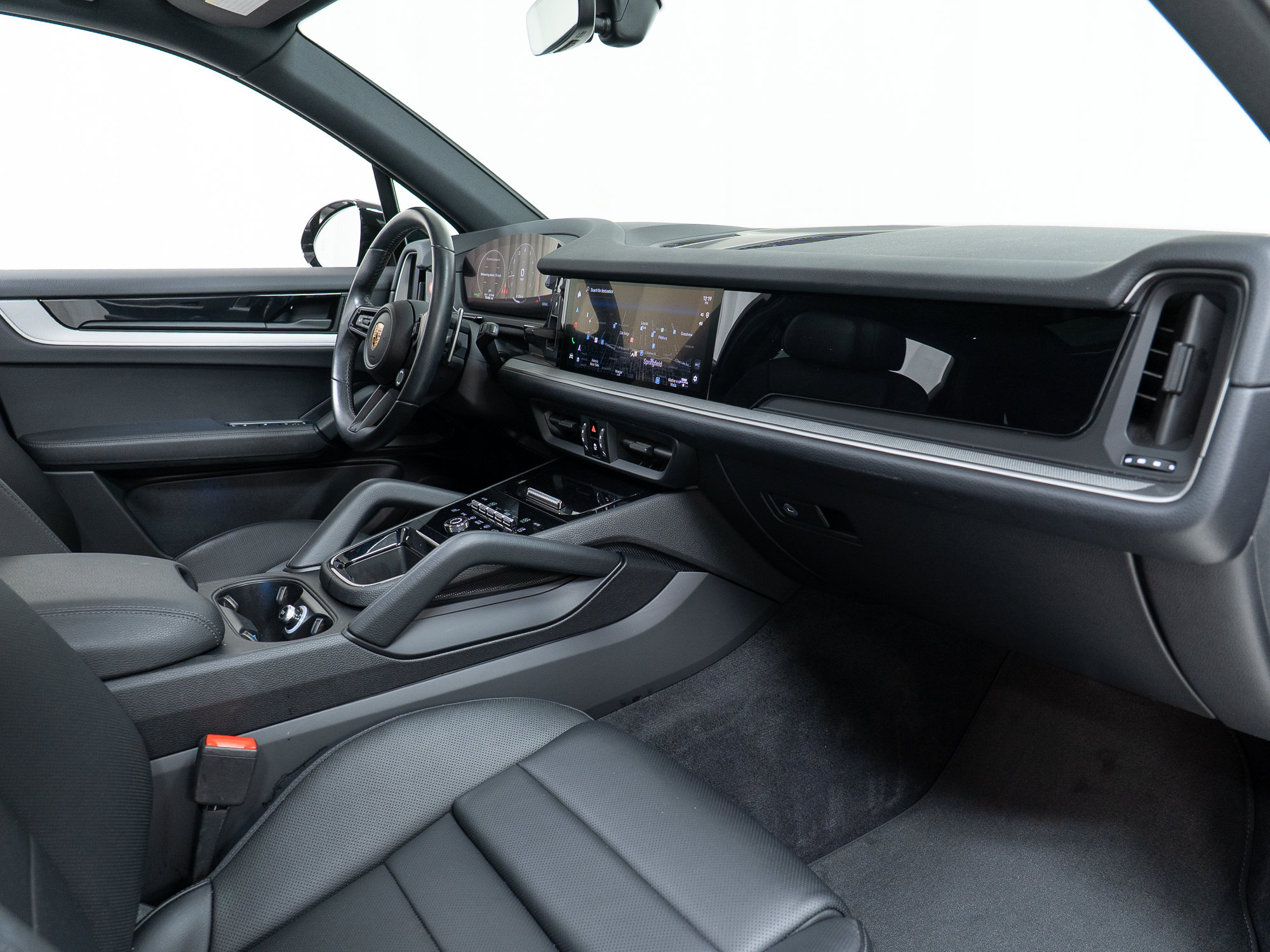 Used 2025 Porsche Cayenne AWD/4WD image 24