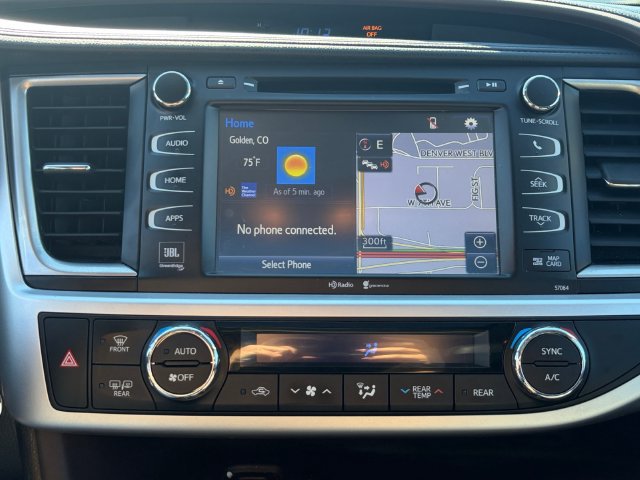 Used 2014 Toyota Highlander Limited w/ Driver Technology Package AWD/4WD image 28