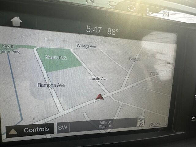 Used 2017 Lincoln Continental Select FWD image 13