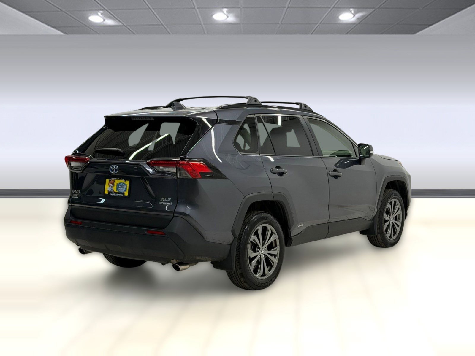 Used 2022 Toyota RAV4 XLE Premium image 7