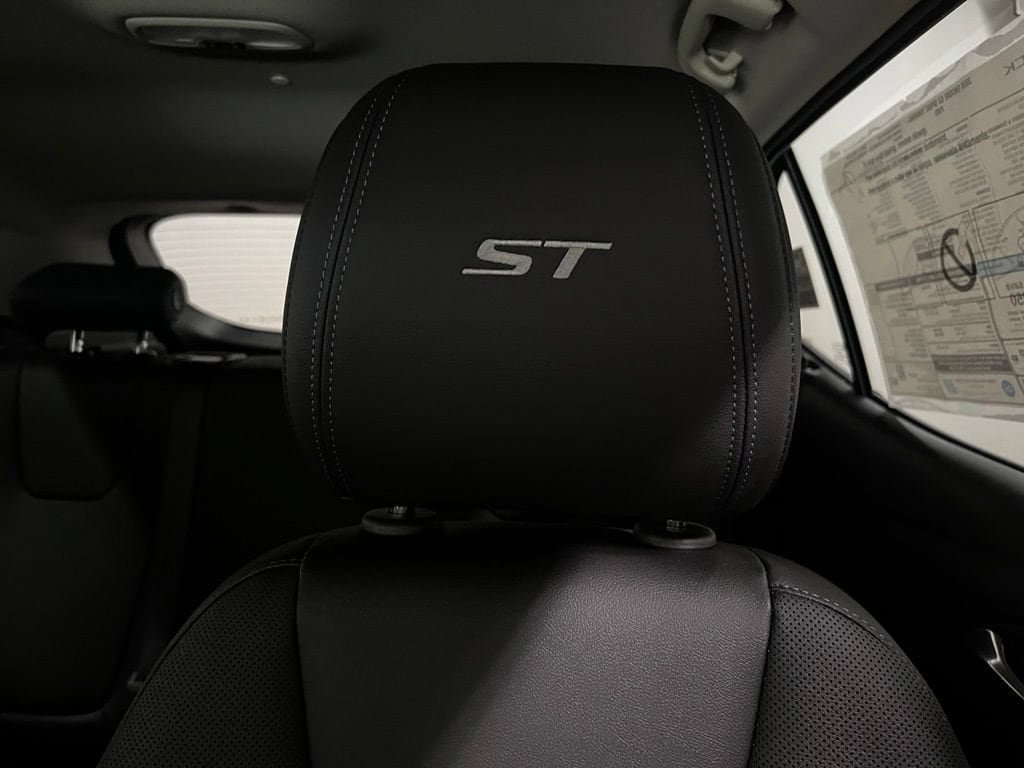 New 2026 Buick Encore GX Sport Touring FWD image 28