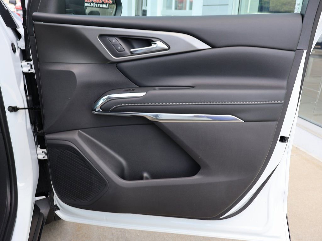New 2026 Chevrolet Traverse LT w/ Driver Confidence Package image 32