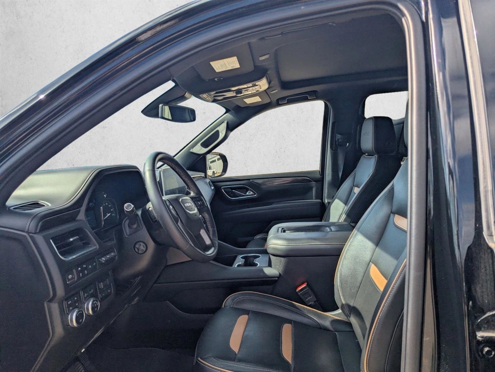 Used 2021 GMC Yukon XL AT4 w/ AT4 Premium Plus Package AWD/4WD image 12