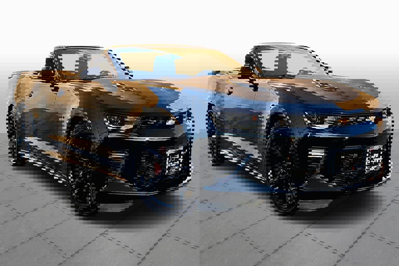 Used 2018 Chevrolet Camaro SS image 2