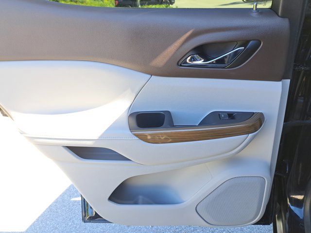 Used 2021 GMC Acadia SLE image 14