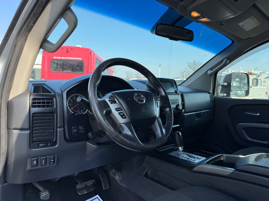 Used 2015 Nissan Titan SV AWD/4WD image 14