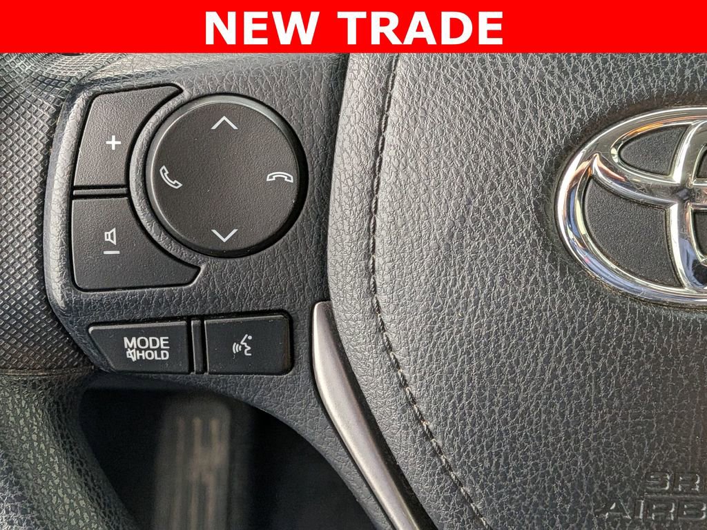 Used 2018 Toyota RAV4 LE FWD image 14