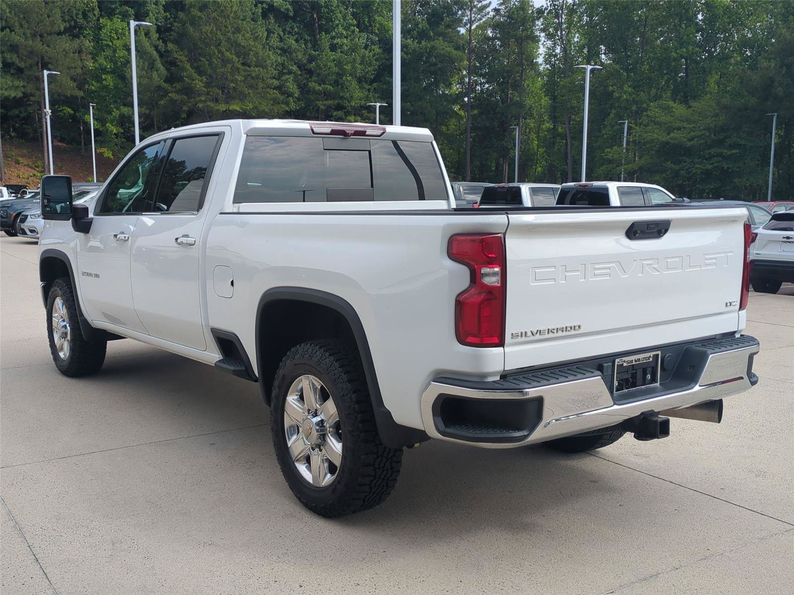 Used 2022 Chevrolet Silverado 2500 LTZ AWD/4WD image 3