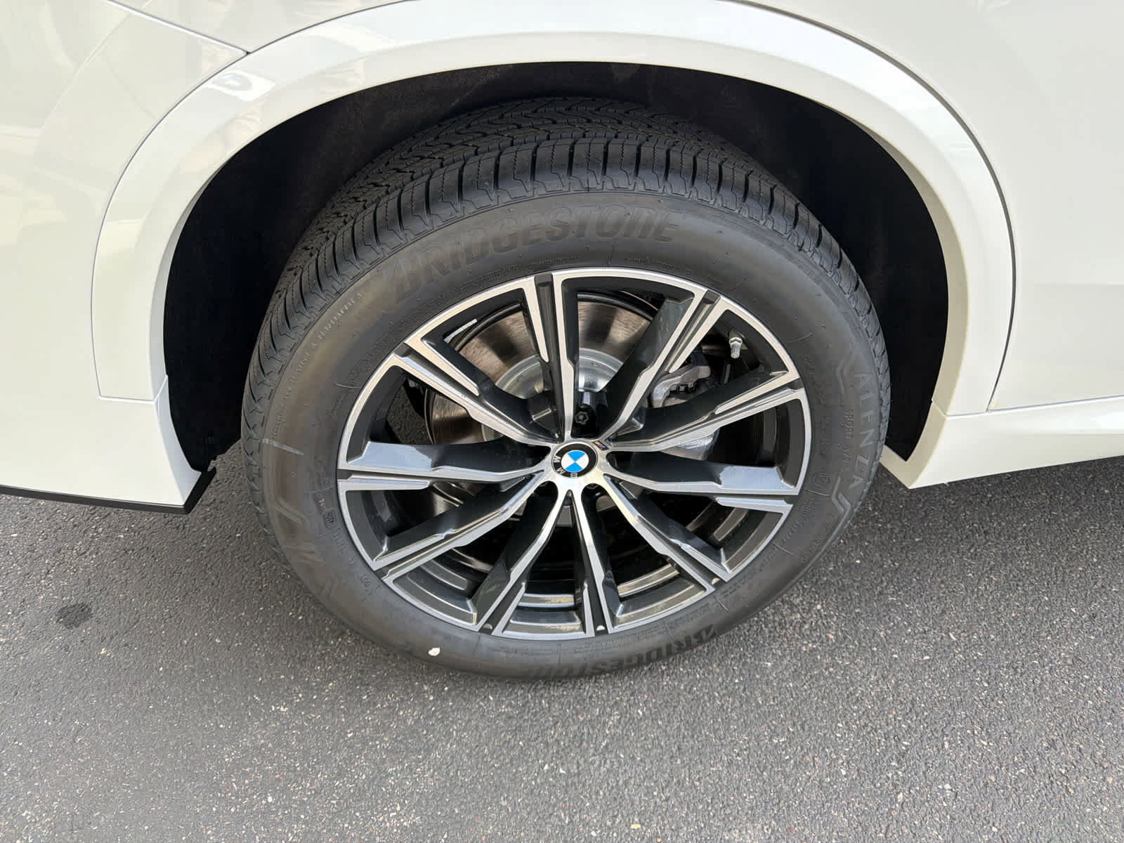 New 2026 BMW X5 xDrive40i w/ M Sport Package image 9