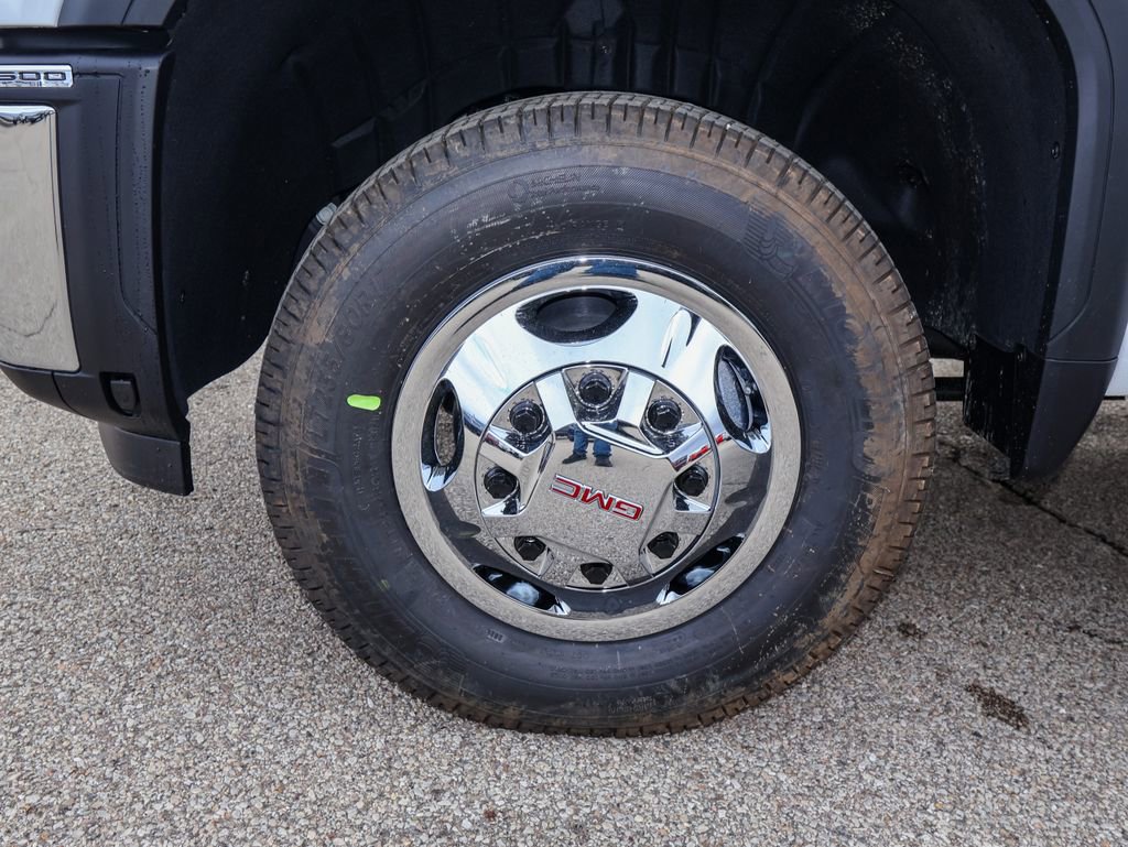New 2026 GMC Sierra 3500 SLE image 28