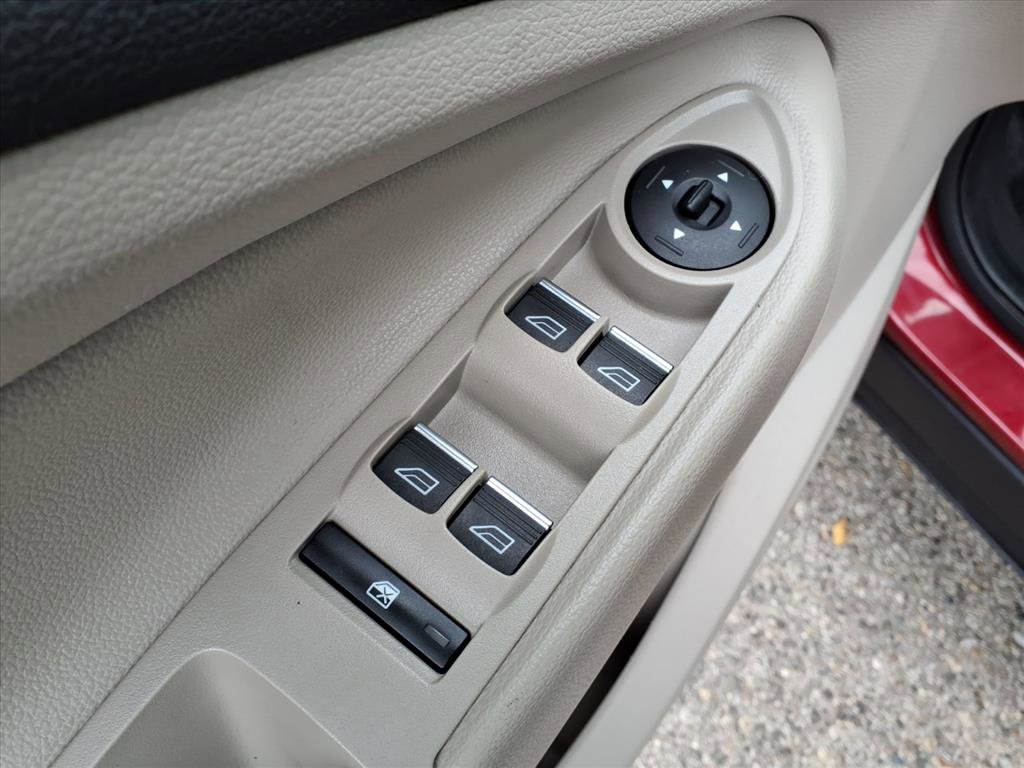 Used 2018 Ford Escape Titanium image 16