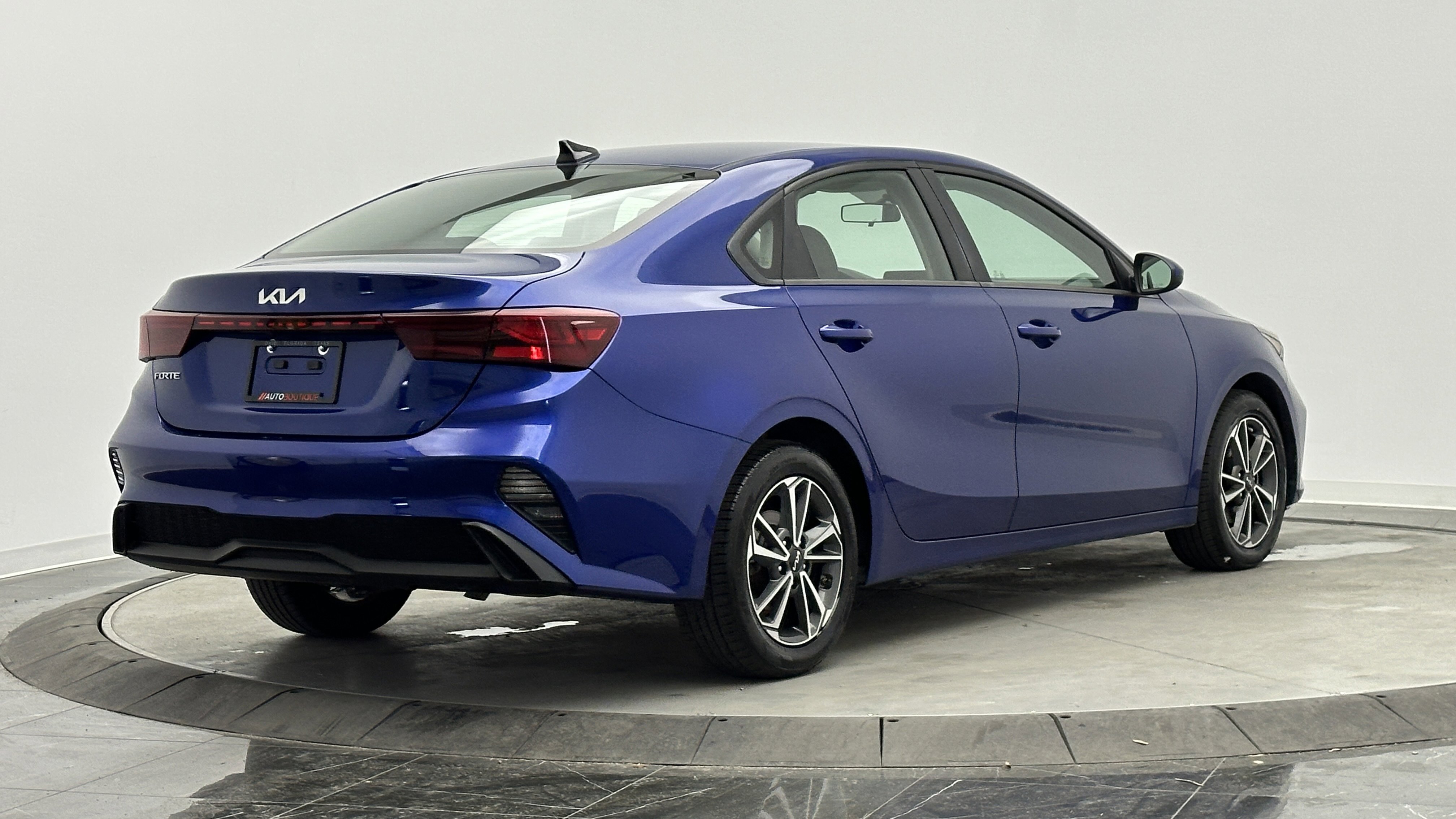 Used 2022 Kia Forte LXS image 7