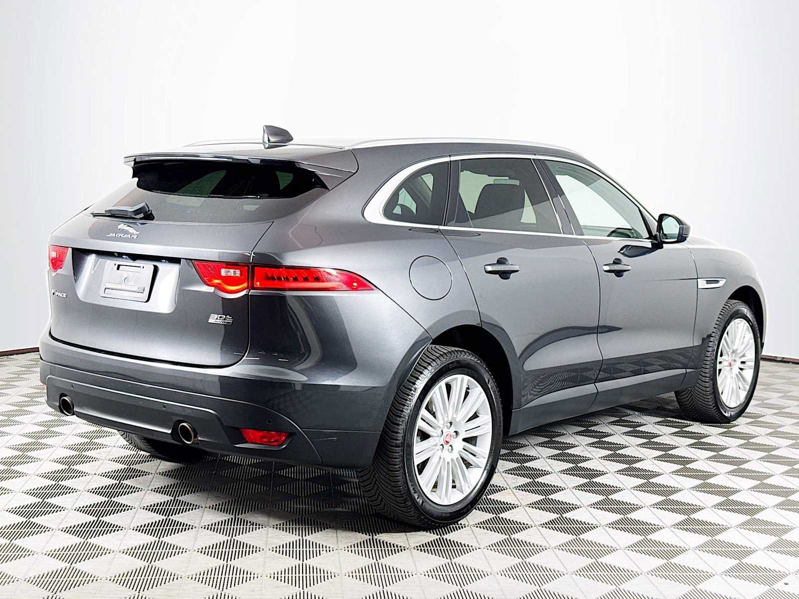 Used 2019 Jaguar F-PACE Portfolio AWD/4WD image 5