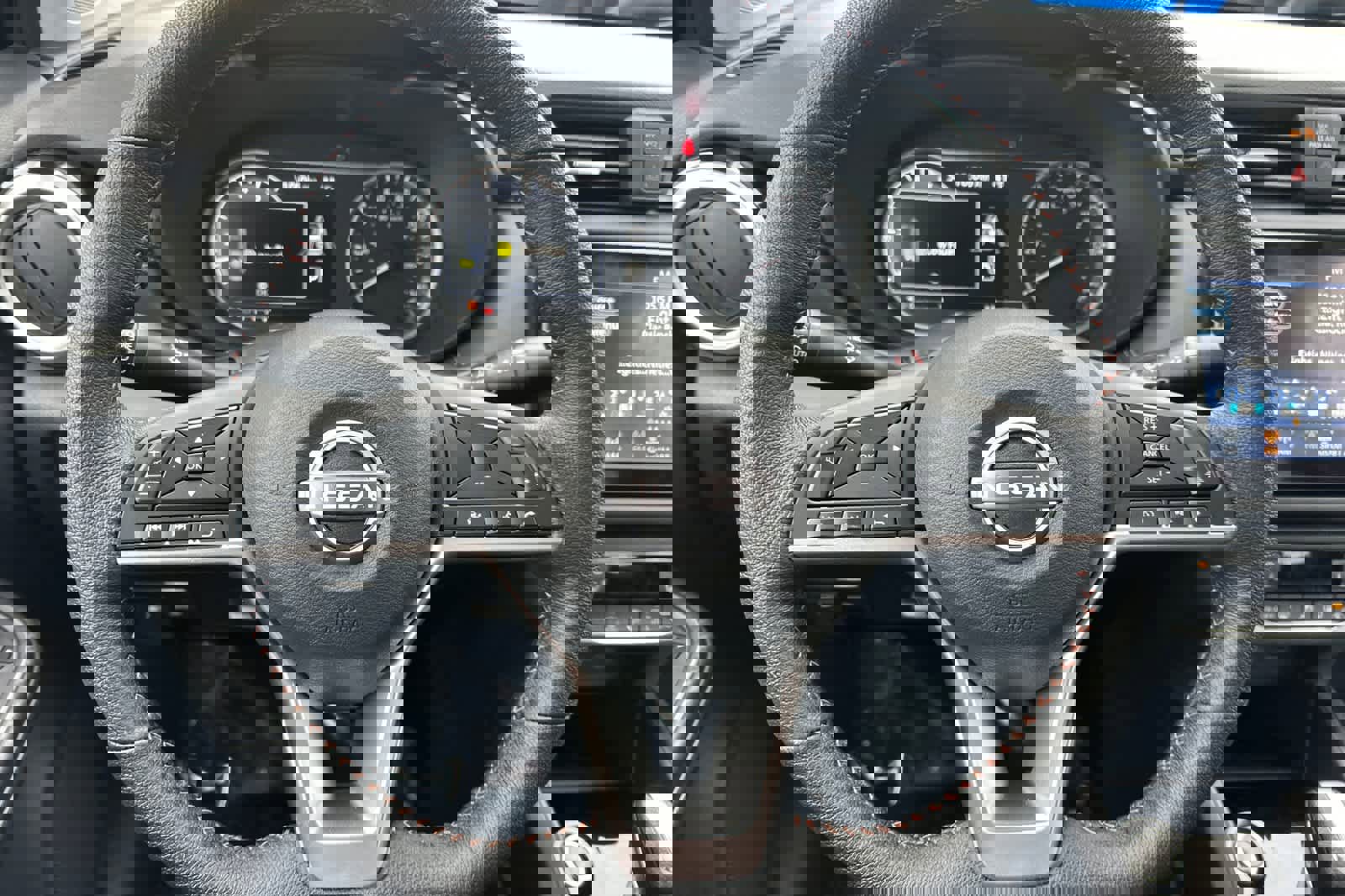 New 2025 Nissan Versa SR w/ Trunk Package image 22