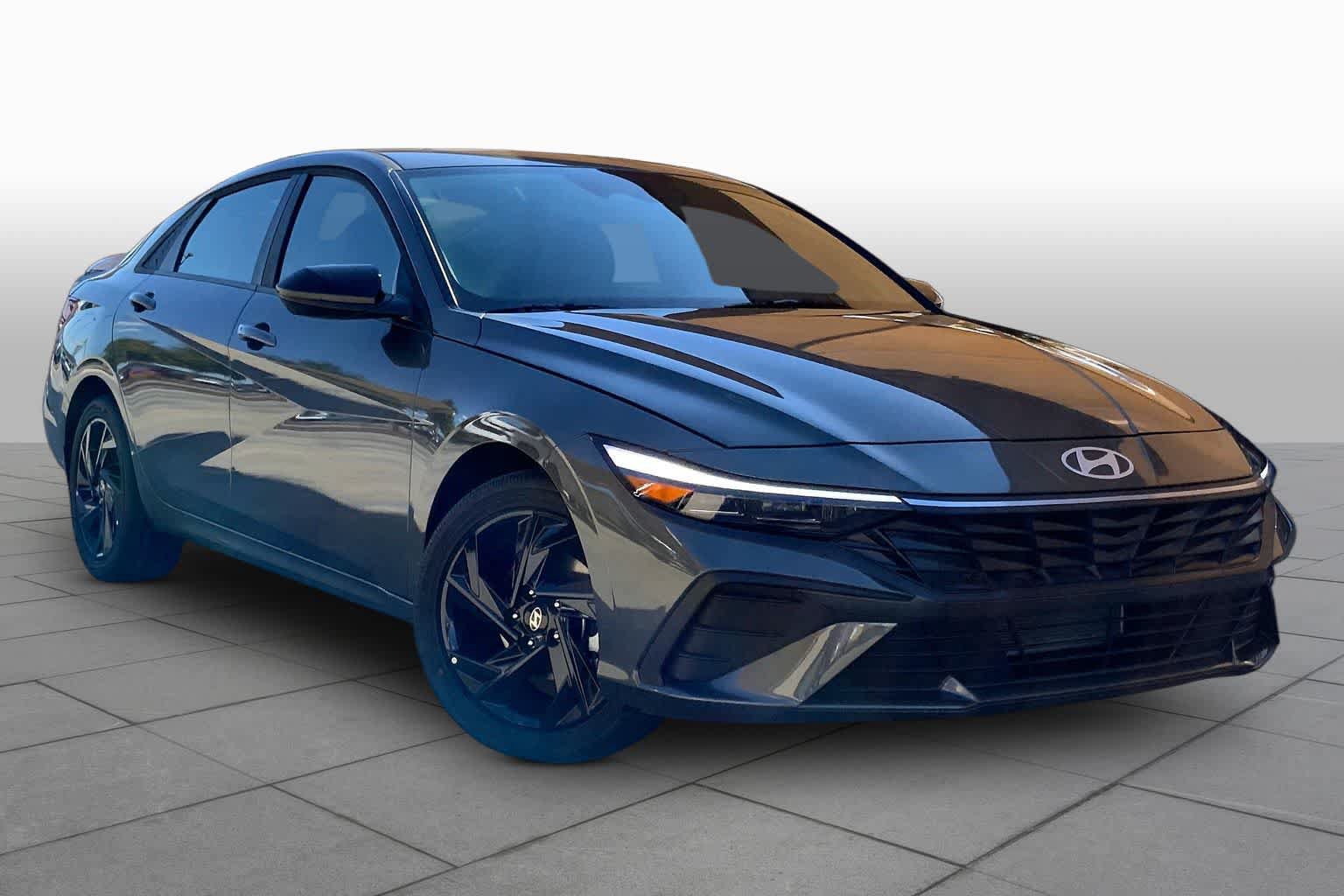 New 2026 Hyundai Elantra SEL Sport FWD video 2