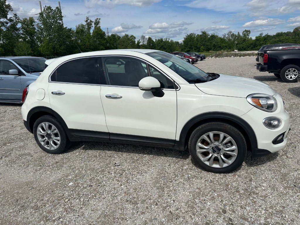 Used 2016 FIAT 500X Lounge FWD image 2
