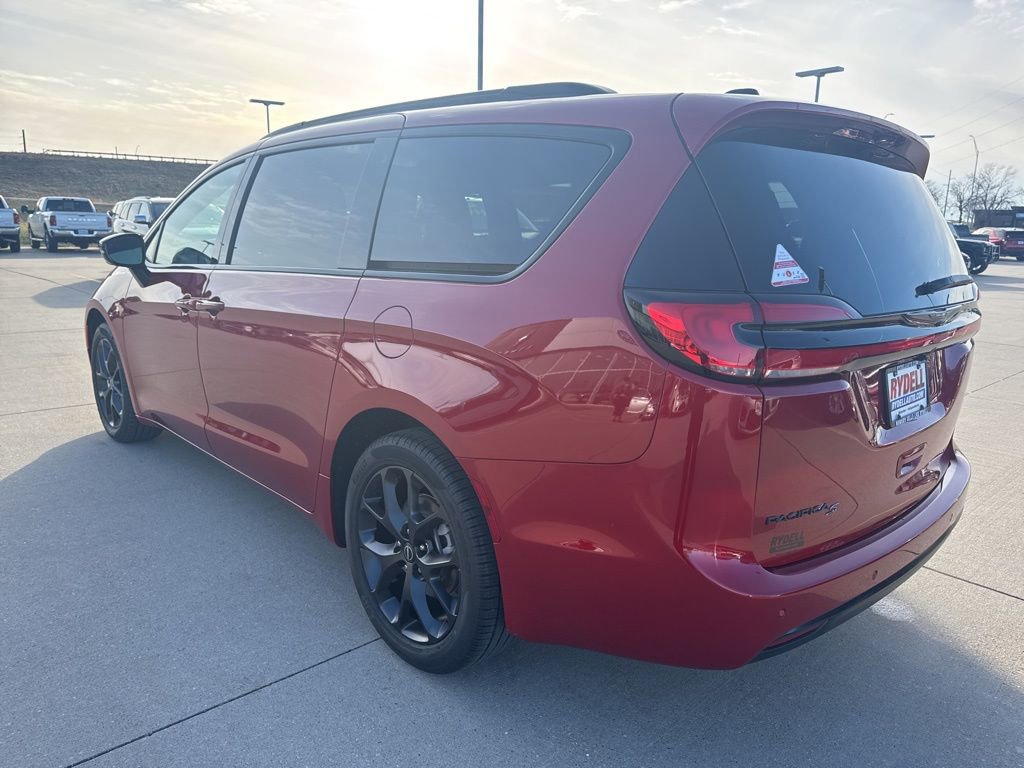 New 2026 Chrysler Pacifica Select w/ S Appearance Package FWD image 25