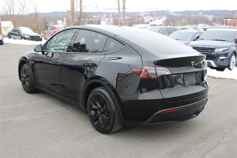 Used 2022 Tesla Model Y Long Range image 6