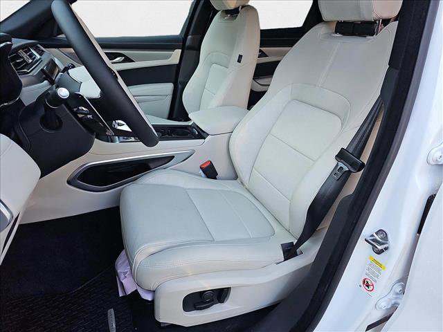New 2025 Jaguar F-PACE R-Dynamic S image 15