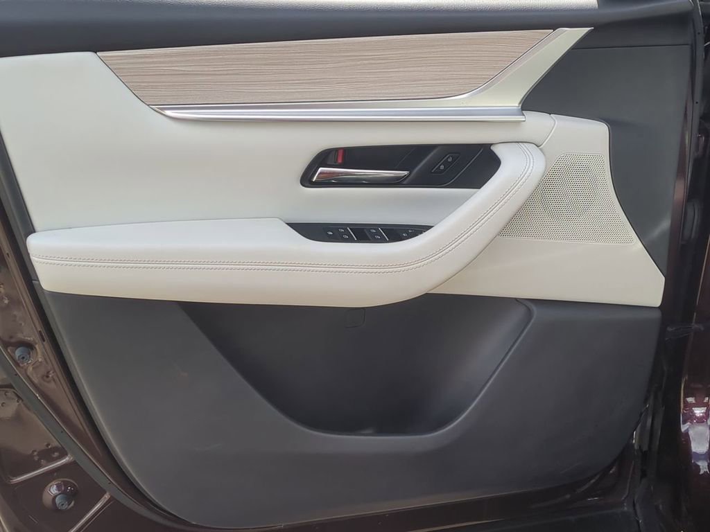 Certified 2024 MAZDA CX-90 Plug-In Hybrid w/ Premium Plus AWD/4WD image 11