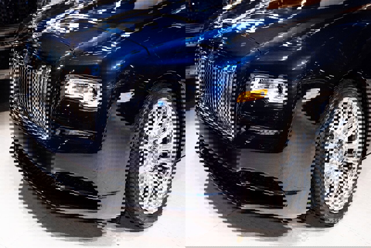 Used 2019 Rolls-Royce Dawn image 23