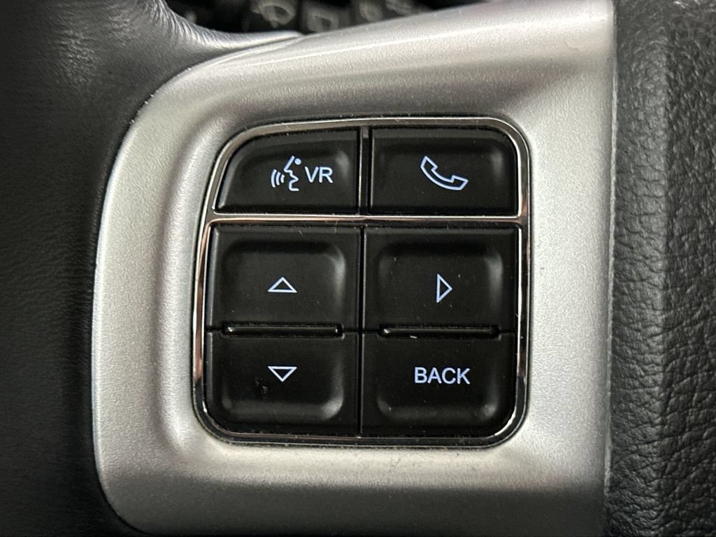 Used 2018 Dodge Journey SXT w/ Connectivity Group FWD image 39