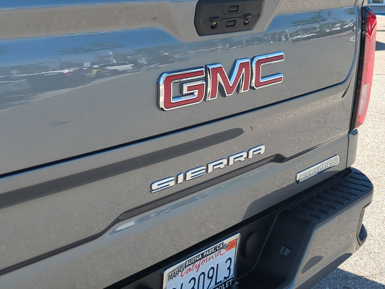 Used 2022 GMC Sierra 1500 Elevation image 30