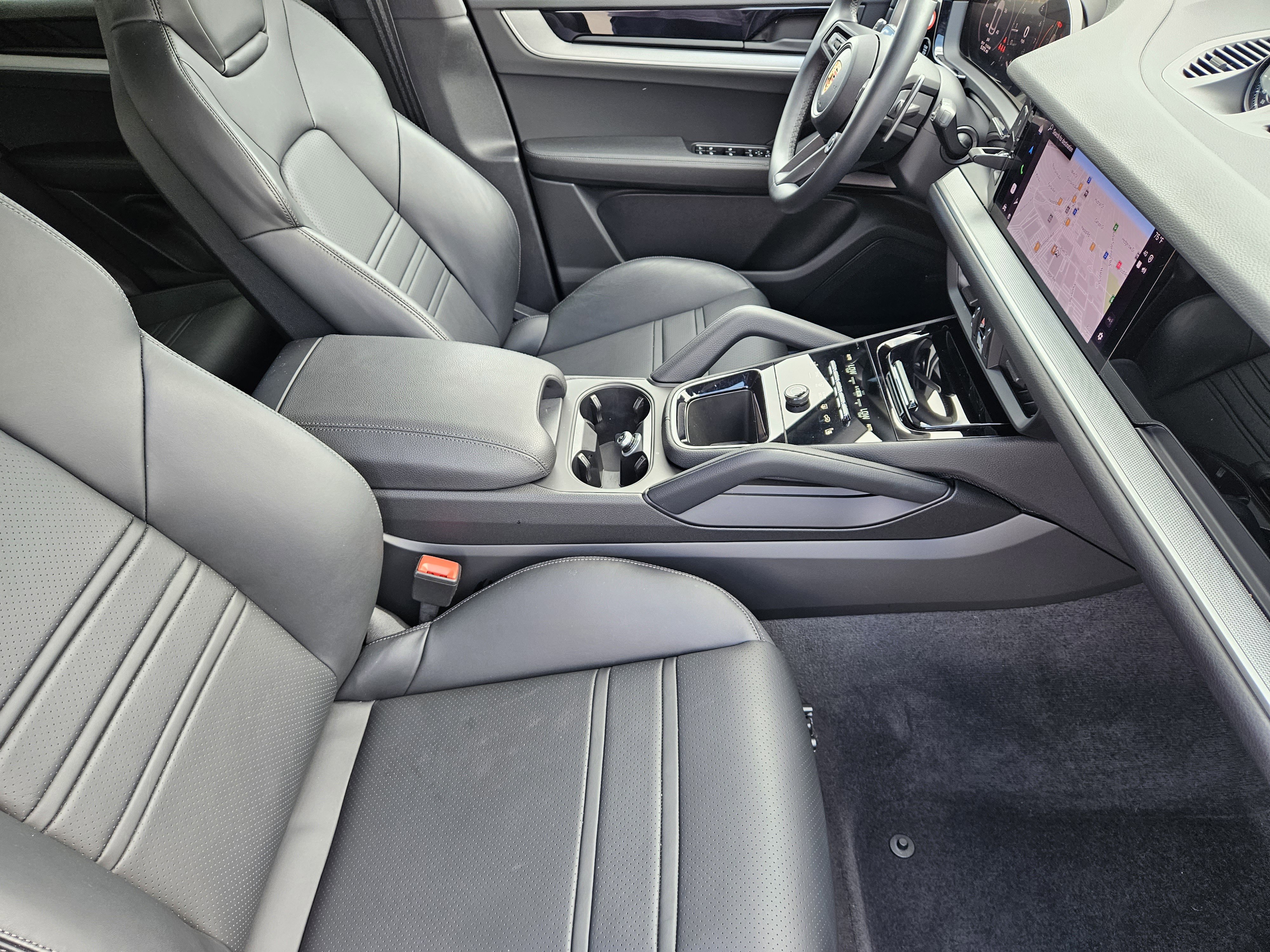 Certified 2026 Porsche Cayenne Coupe image 15