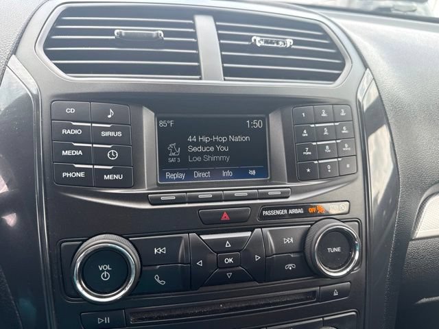 Used 2017 Ford Explorer XLT AWD/4WD image 24