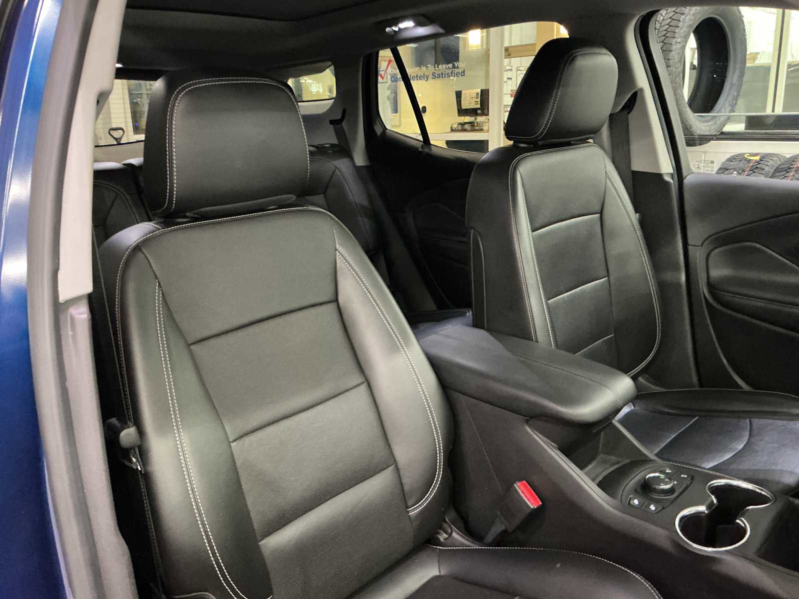 Used 2022 GMC Terrain SLT image 22