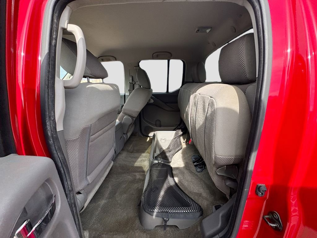 Used 2010 Nissan Frontier SE AWD/4WD image 21