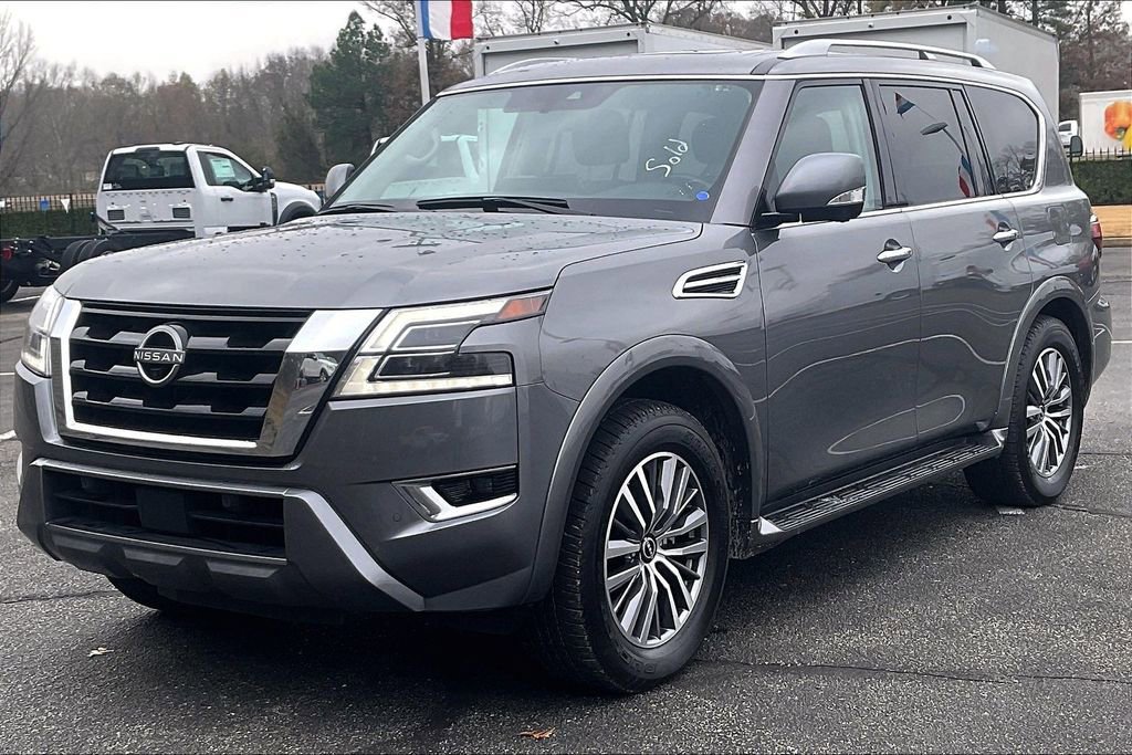 Used 2024 Nissan Armada SL w/ Captain's Chairs Package image 2