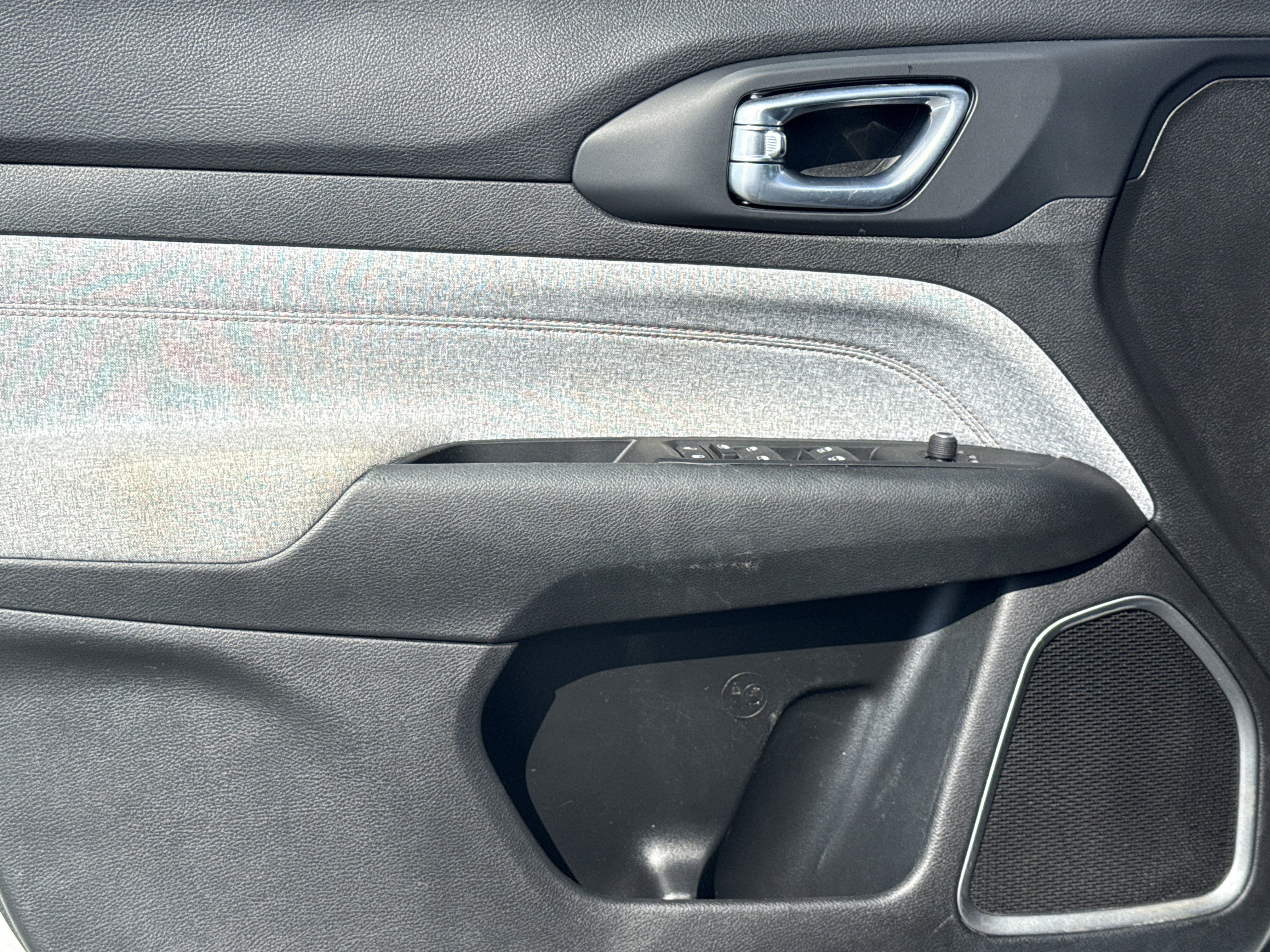 Used 2022 Jeep Compass Latitude image 13