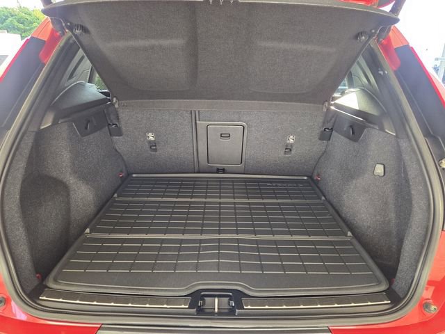 Certified 2023 Volvo XC40 B5 Plus w/ Protection Package Premier image 12