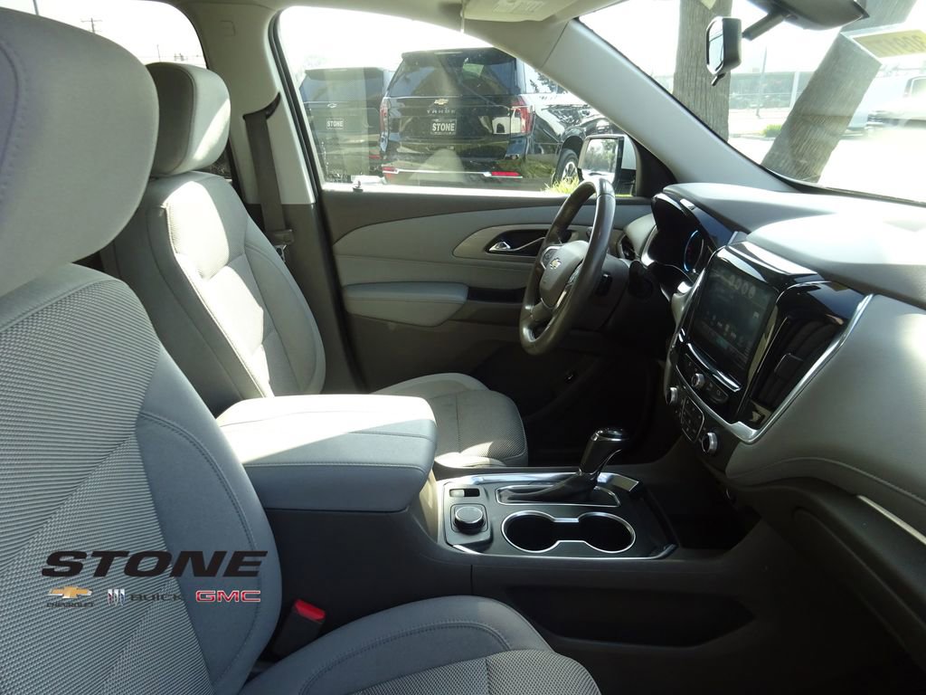 Used 2019 Chevrolet Traverse LT image 16