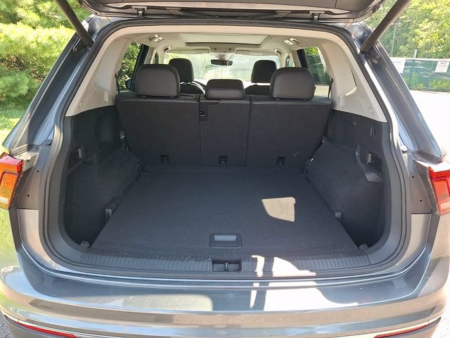Used 2018 Volkswagen Tiguan SEL Premium AWD/4WD image 29