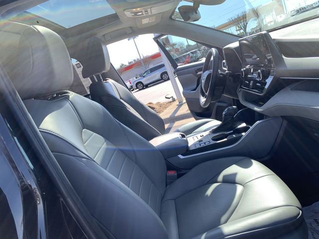 Used 2023 Toyota Highlander XLE image 14