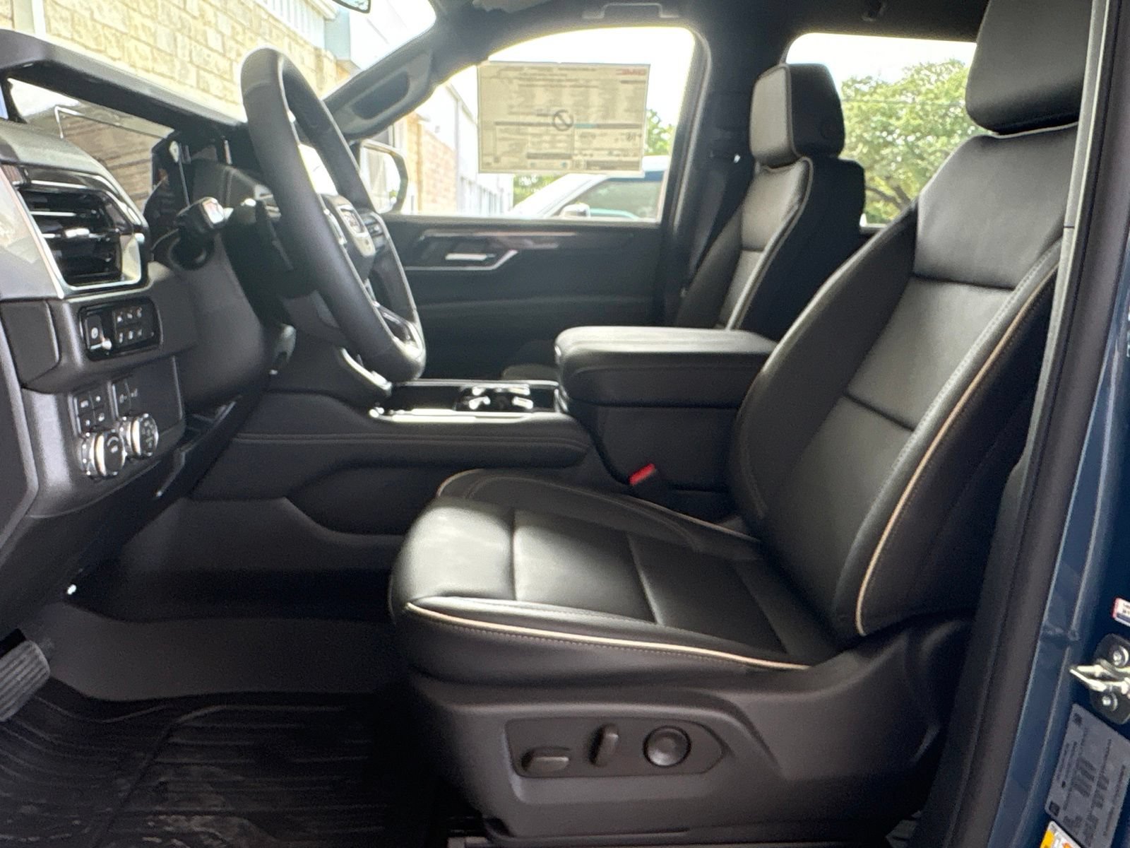 New 2026 GMC Yukon XL Elevation w/ LPO, Floor Liner Package AWD/4WD image 14