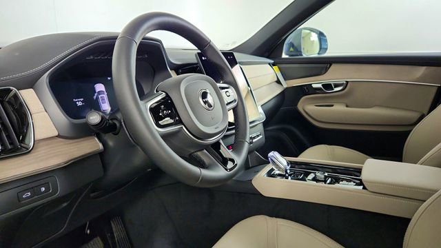 New 2026 Volvo XC90 T8 Plus w/ Protection Package Premier AWD/4WD image 12