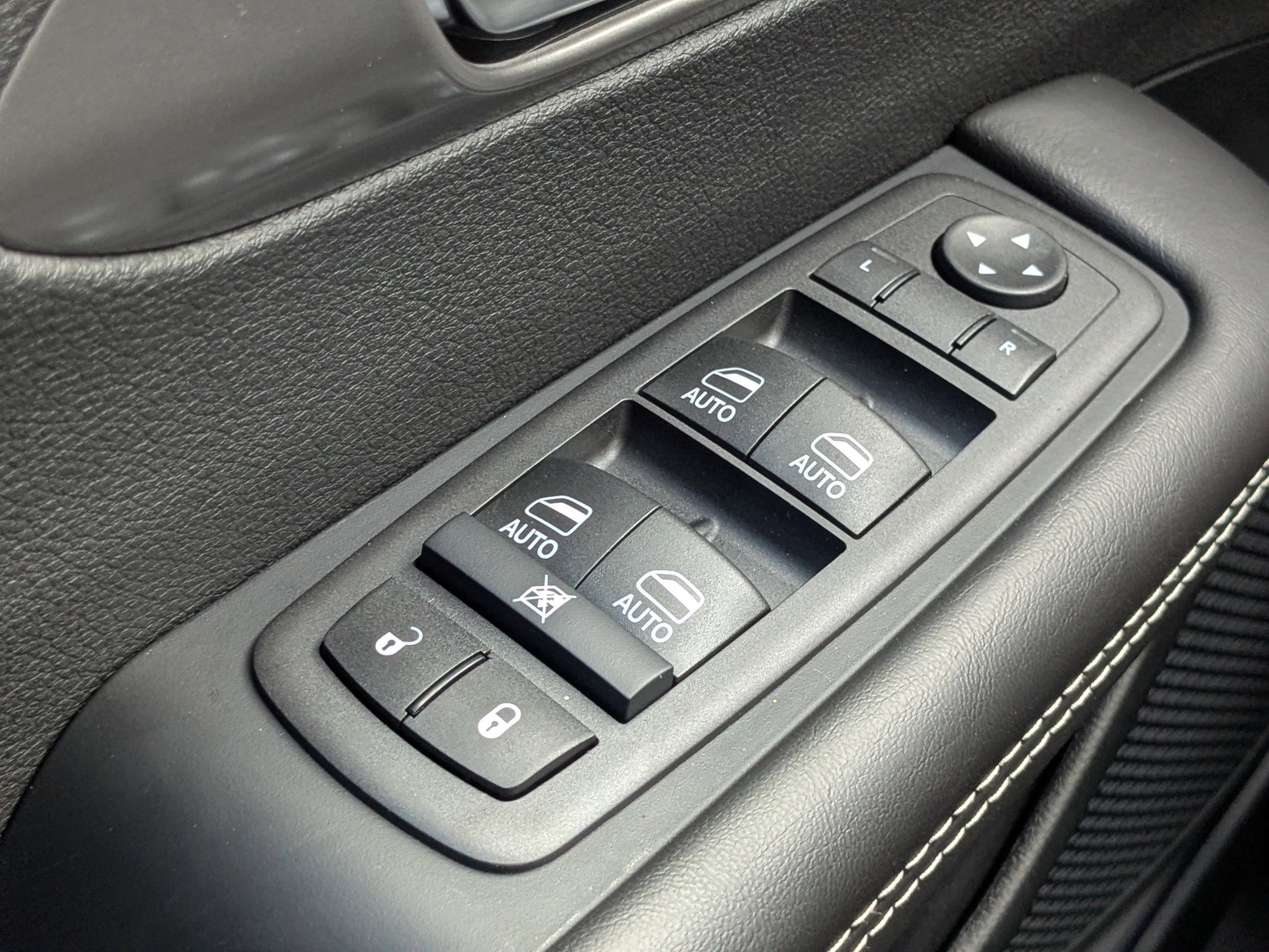 New 2026 Chrysler Voyager LX image 23